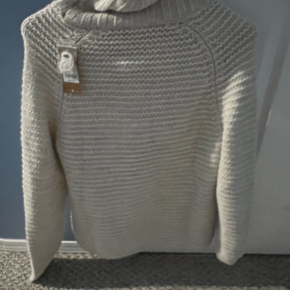 Never worn - Picture 2 of 3